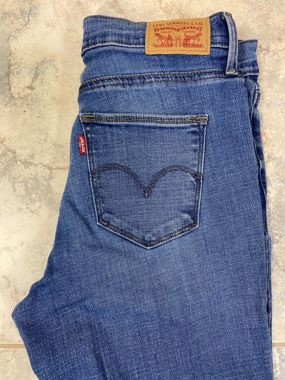 Levi's Medium Blue Slimming Straight Jeans with Gold Stitching